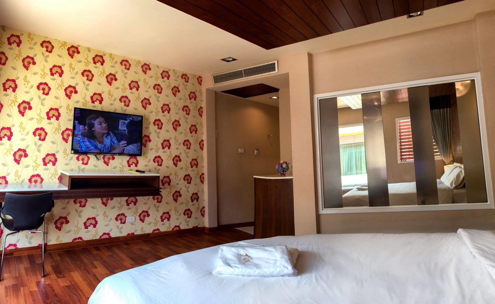 The Ring Hotel Hatjaj Kültér fotó
